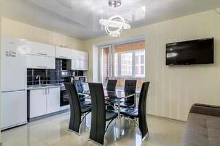 Апартаменты Lux 3-bedroom apartment in Most City area Днепр Апартаменты с 3 спальнями-1